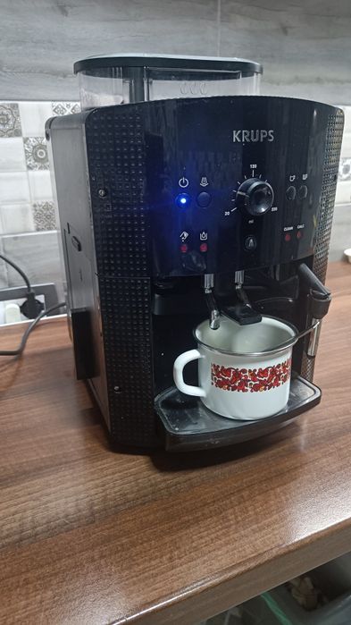 Vând espressor automat Krups