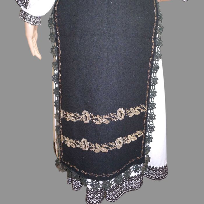 Costum popular vechi lucrat manual cu catrinte fir metalic S-M