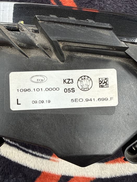 proiector față stânga Skoda Octavia 3 cod 5EO941699F