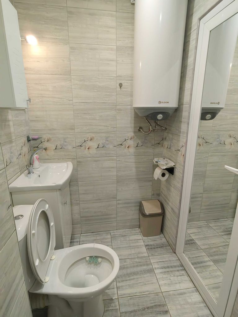 Дава се под наем Двустаен апартамент в Димитровград - 65 кв.м за 219.3 € - Снимка #4