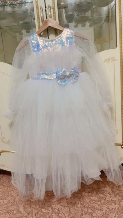 Продам белое пышное платье для девочек