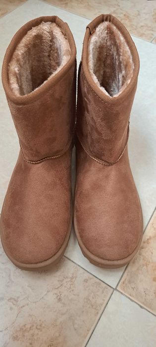 Угги (сапоги утеплённые)