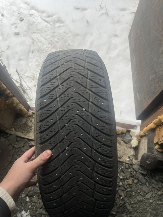 Продам 235*60 R18