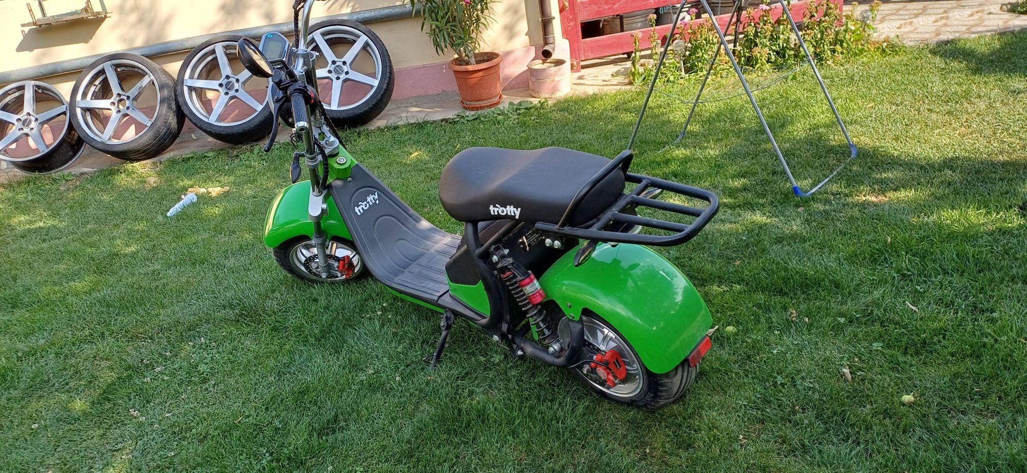 Scuter electric ca nou.
