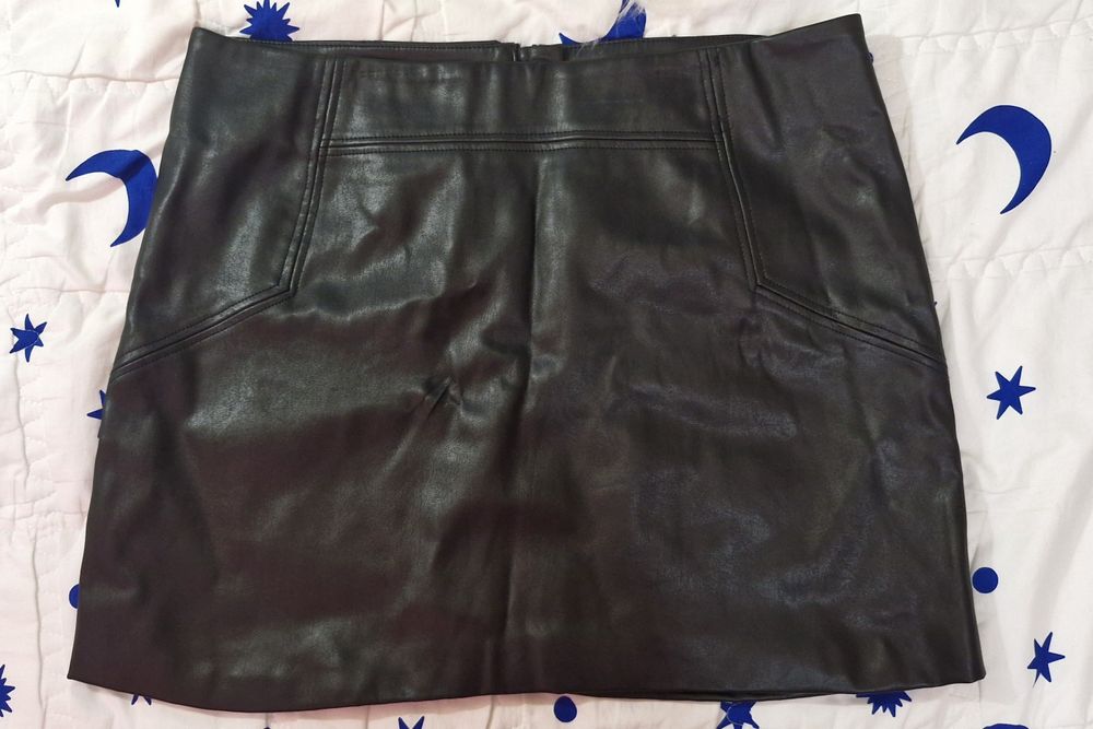 Fustă scurtă din piele ecologică