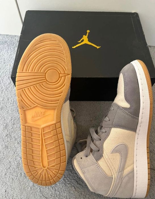 Маратонки NIKE Air Jordan 1 MID SE