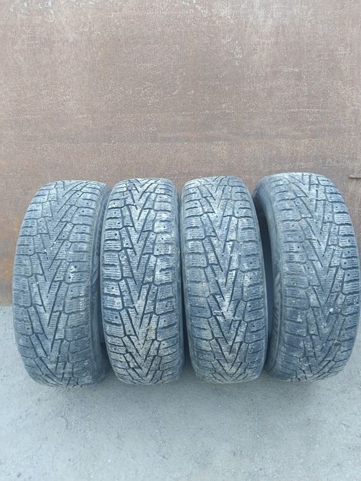 Зимний шины 235/65 R17