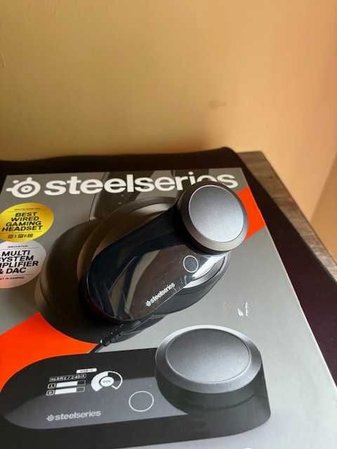 (Спешно) SteelSeries Arctis Nova Pro Отлично състояние