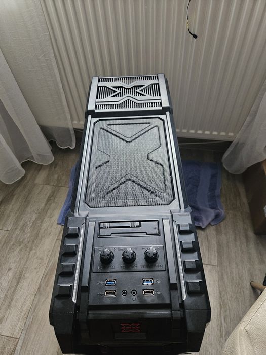 Carcasa AeroCool Strike-X ST Ultimate Gaming Tower