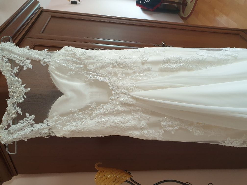 Rochie mireasă de dantelă elegantă Le papillon