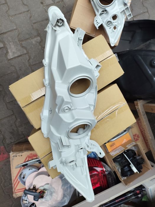 Корпус фара камри