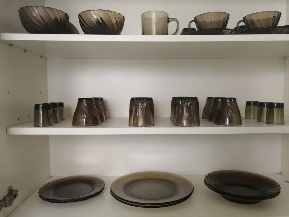 Seturi de oale/cratițe inox . Set ,,Luminarc" de pahare, cești, boluri