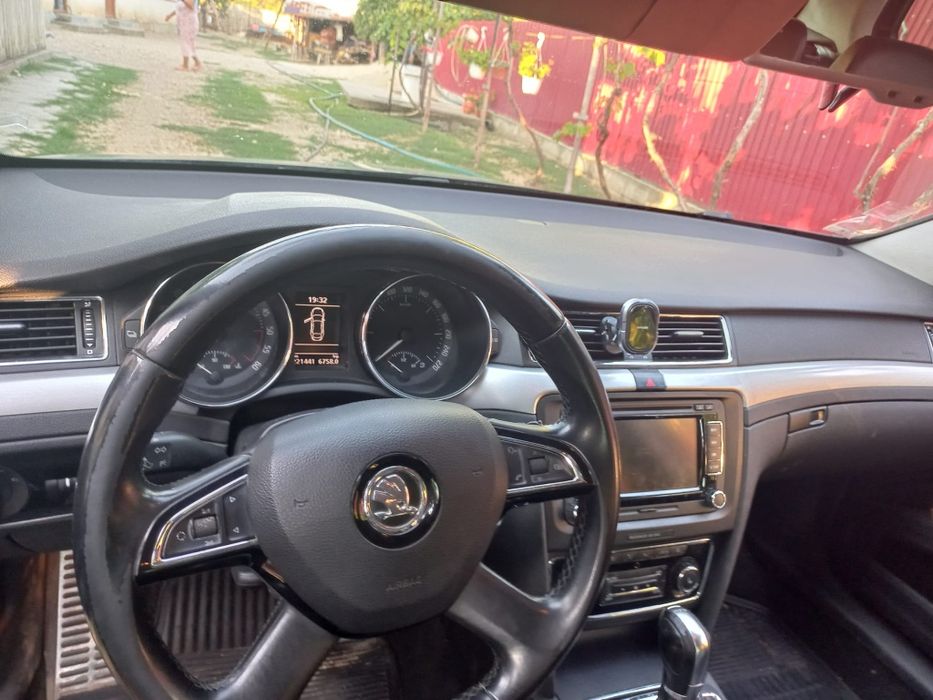 Vând Skoda Superb 2  facelift