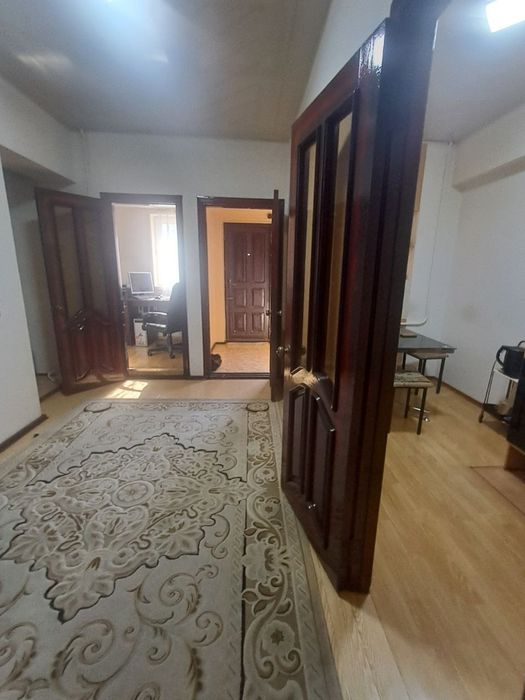 Продается под офис. Чиланзар -23 квартал. 3-х комнатная квартира.