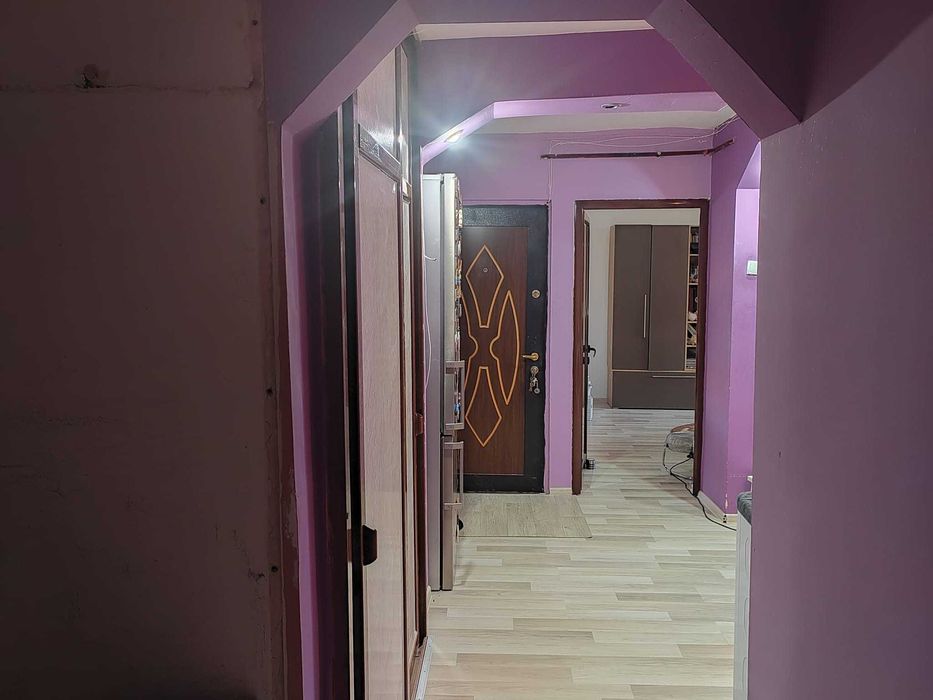 Apartament 3 camere + living preț șoc..și negociabil..