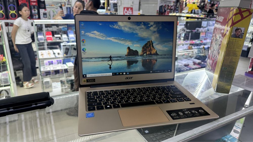 Рынок Артем продается ультрабук Acer в идеальном состоянии