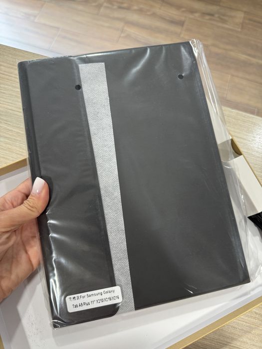 Husa + Tastaura IVEOPPE pentru Samsung Tab A9 Plus, NOUA!!!