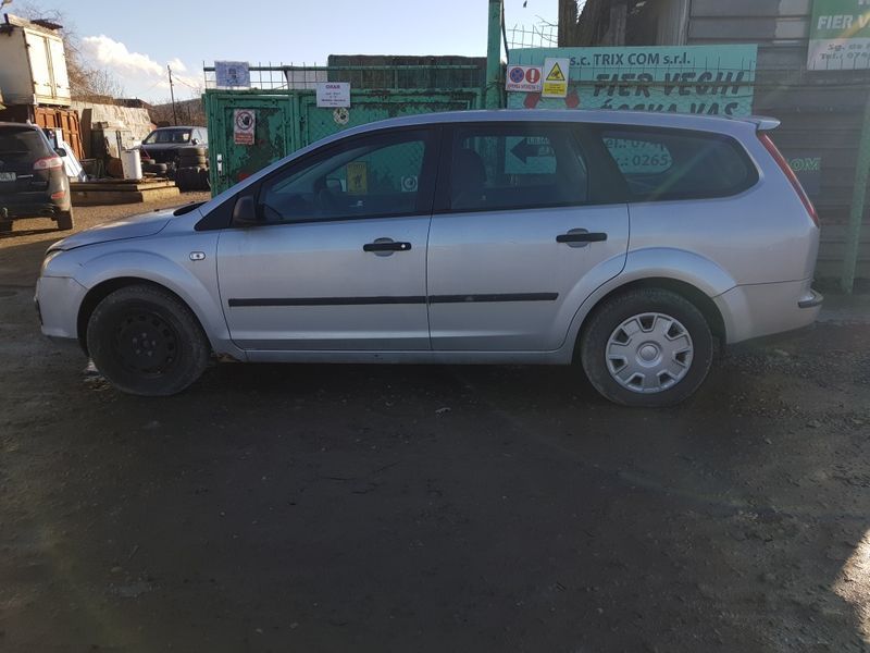 Dezmembram Ford Focus 1.6 HDI