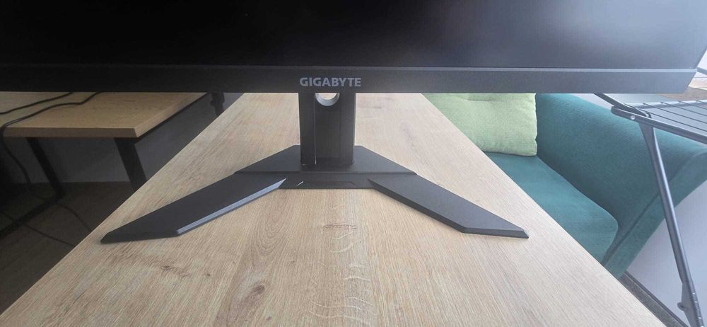 Monitor Gigabyte 28", 4K, 1ms, 144Hz, FreeSync Premium Pro.