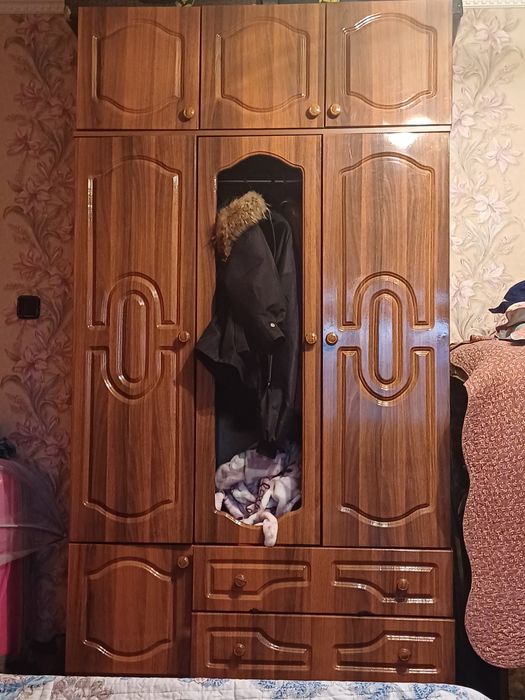 Шифонер айнасы жок