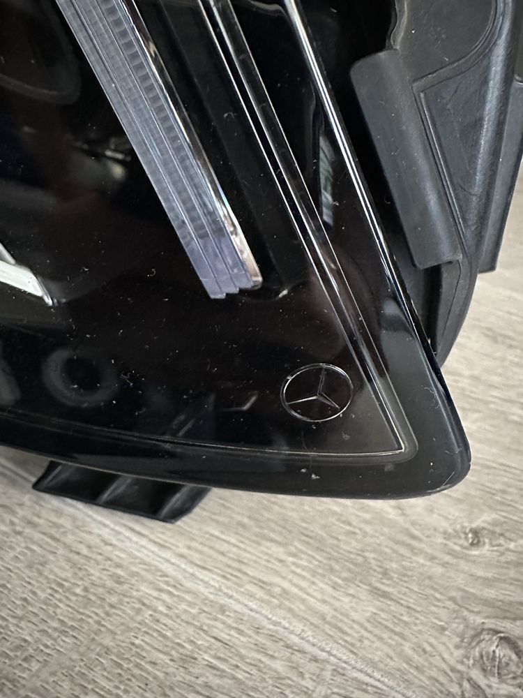 Фар десен Mercedes W205 facelift C-Class Перфектен