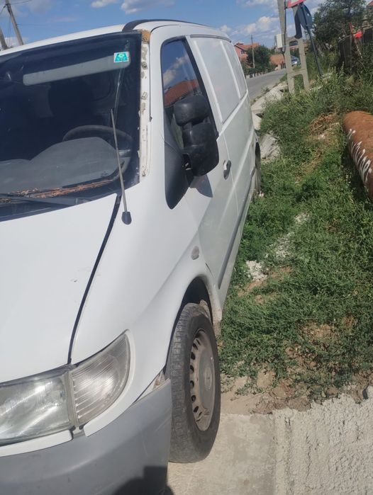 Vând Mercedes vito