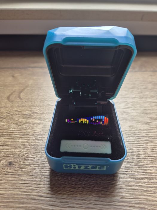 Bitzee  Jucăria digitală interactivă