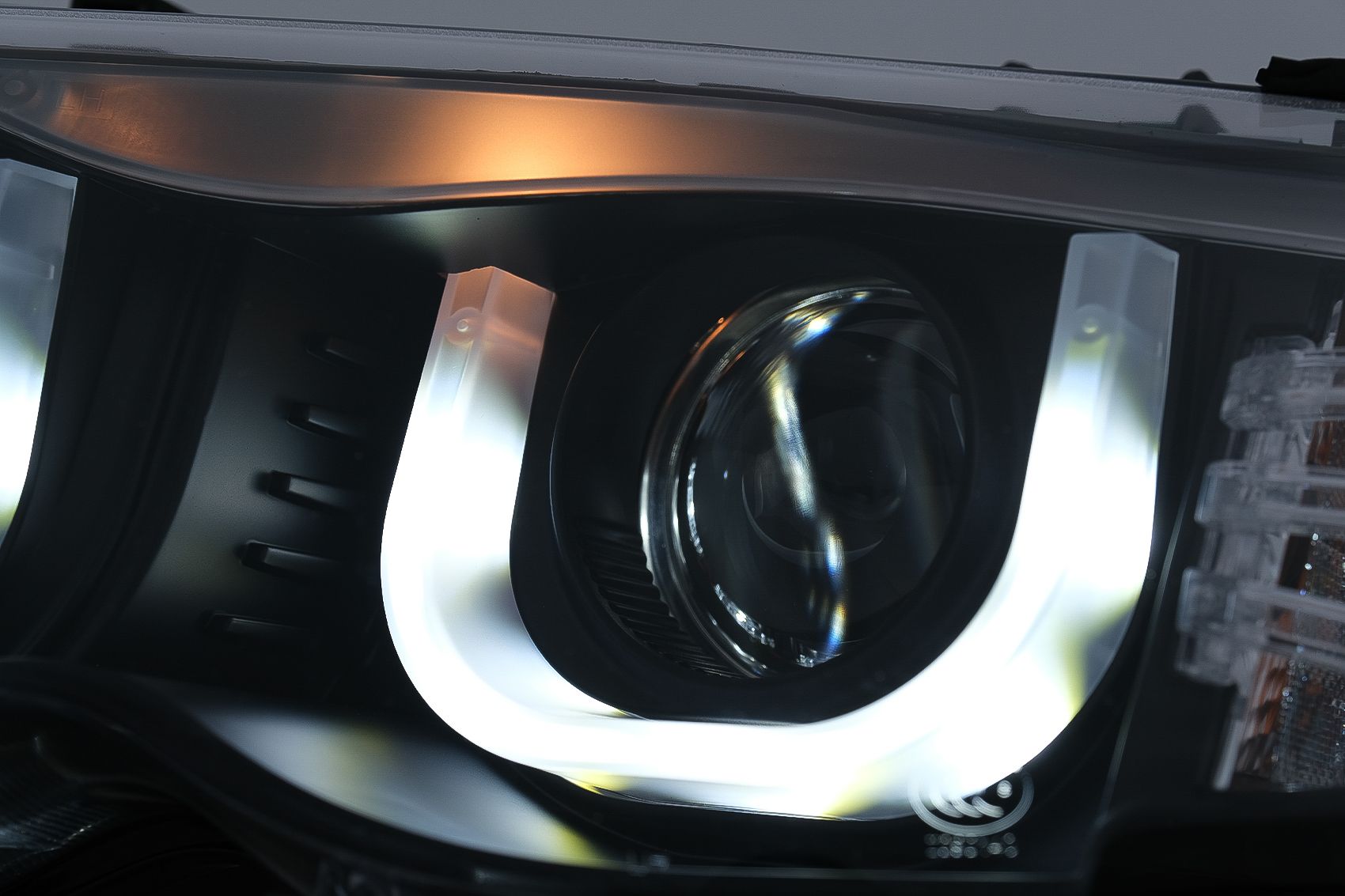 Faruri 3D U LED Angel Eyes BMW Seria 3 E46 Facelift