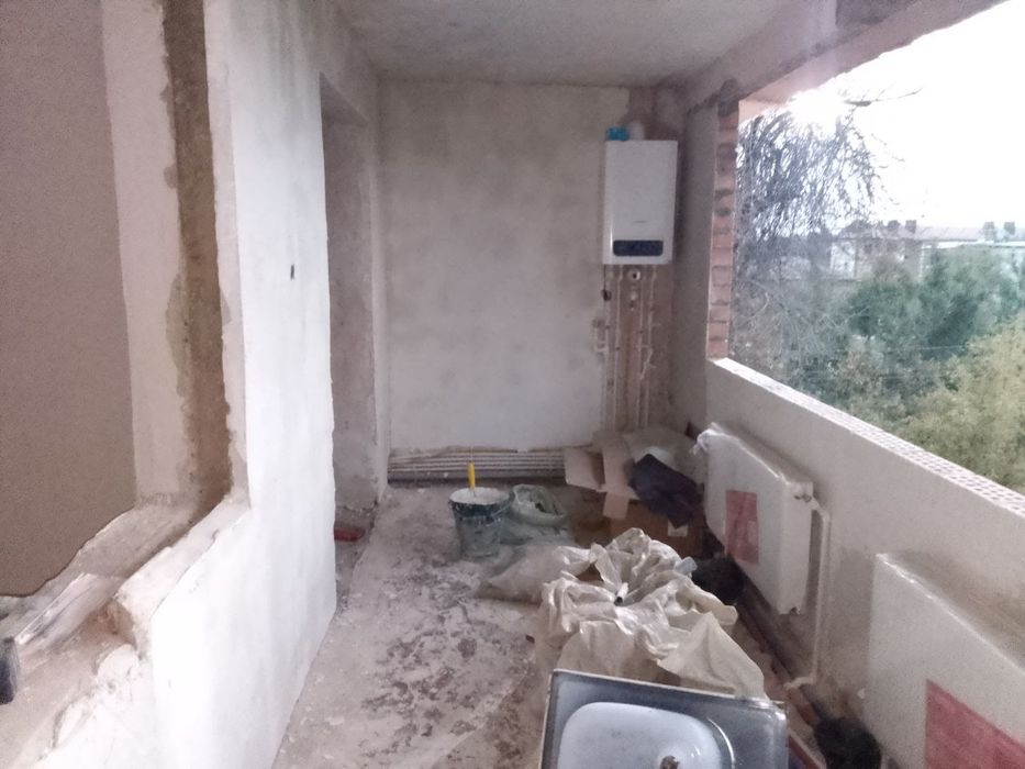 2/4/4 Kvartira 58 kv Chirchiq shaxar Troysikiy 14-maktab oldida