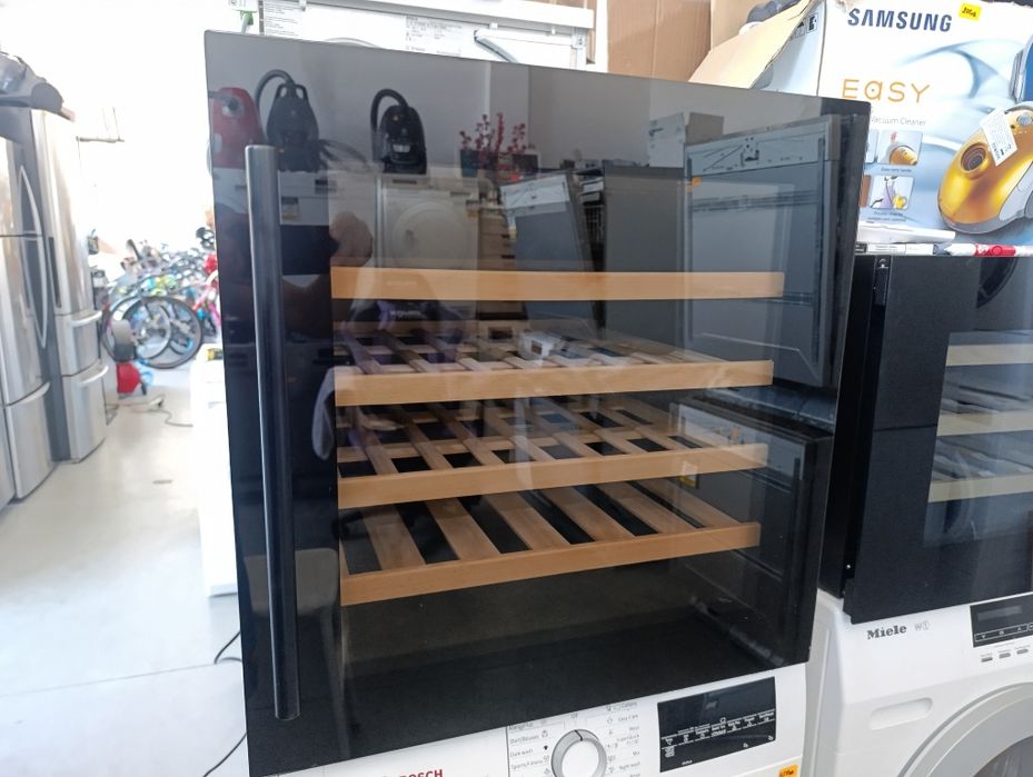 Витрина охладител FRILEC  за вино