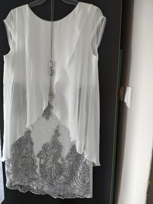 Rochie elegantă pentru ocaziuri speciale