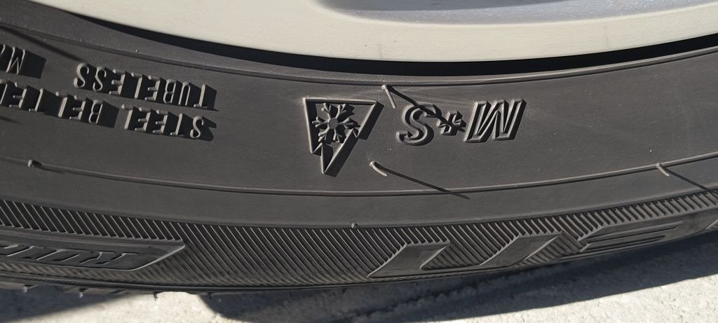 Jante Jeep  Originale de pe mașină R17 + cauciucuri M+S puțin uzate