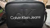Calvin Klein чанта