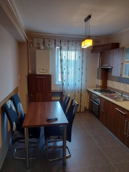 Inchiriez apartament cu 2 camere  în bloc nou situat în zona nord