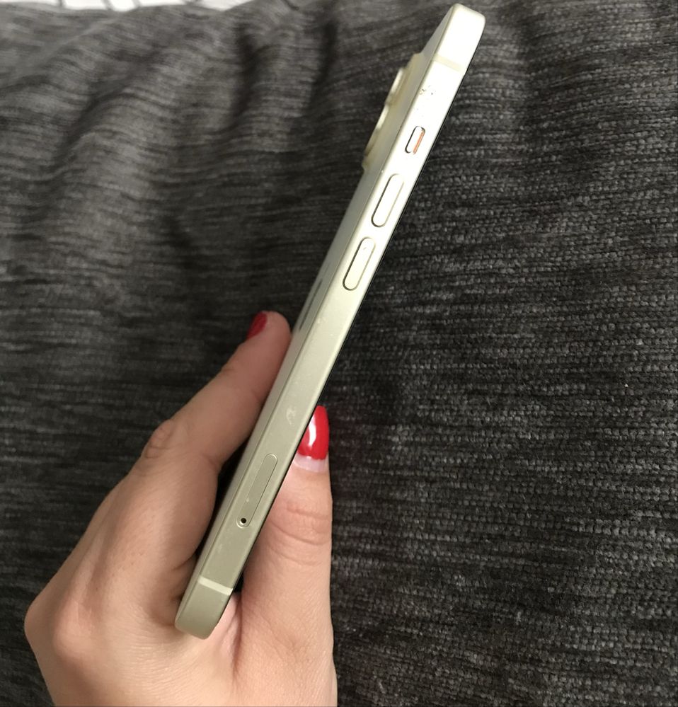 Iphone 15 yellow 128 GB