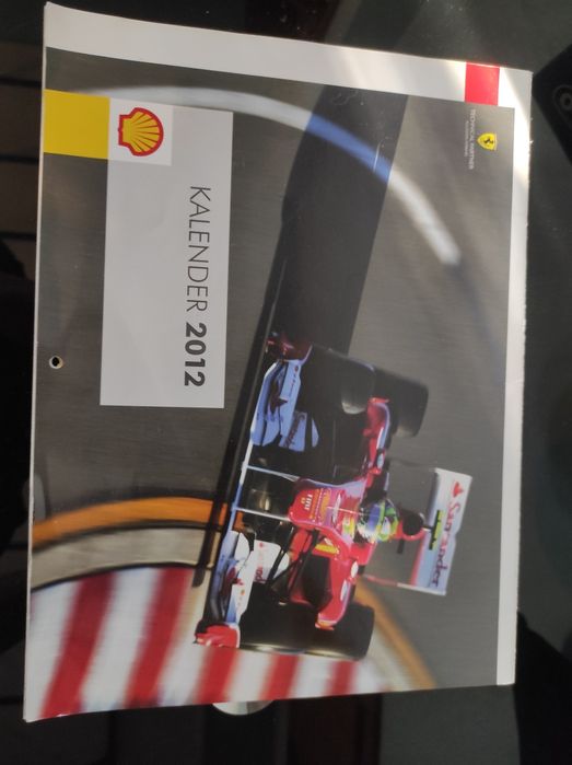 Календар на Шел с коли Ферари от 2012