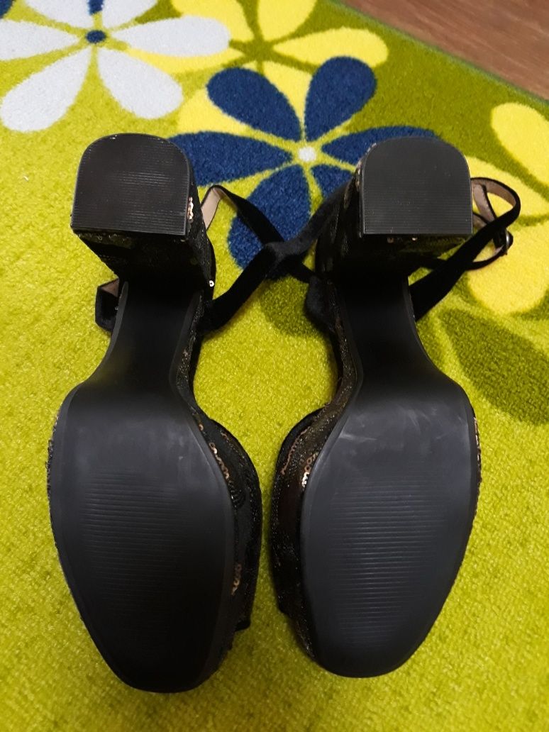 Sandale superbe 40, catifea neagră și paiete aurii,  Impecabile