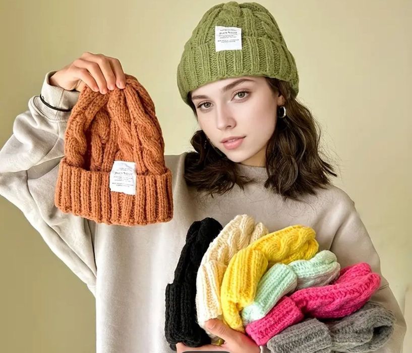 Дамска Еластична Шапка Бини - Лека Зимна