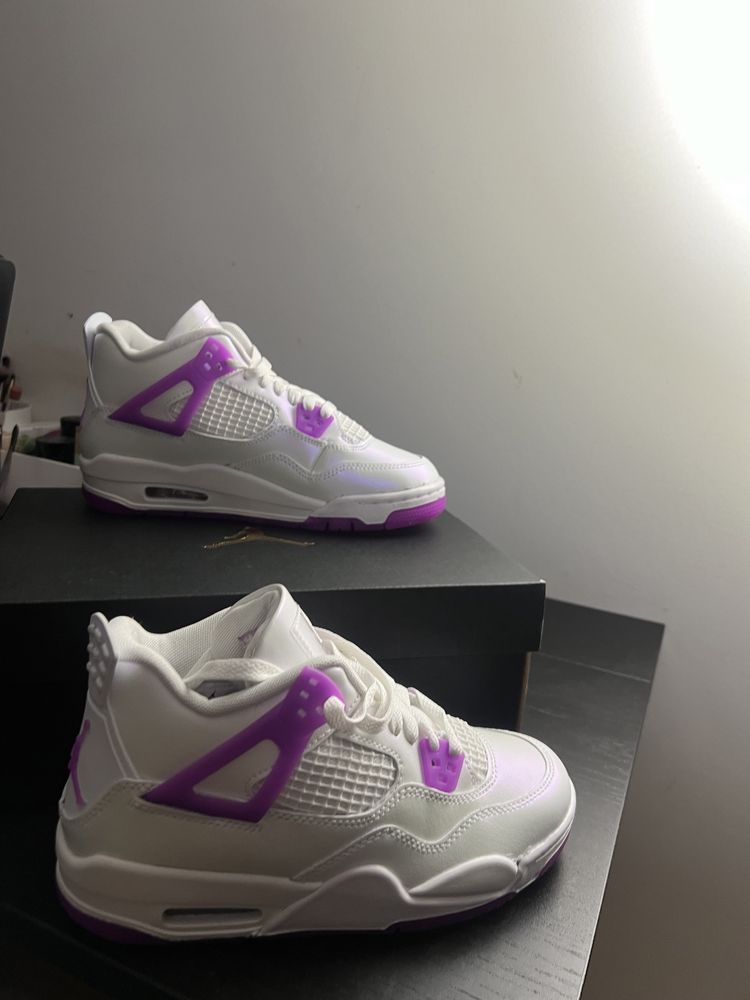 Jordan 4 hyper violet, nepurtați(noi in cutie)