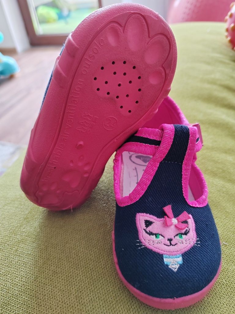 Papucei fetite 24
