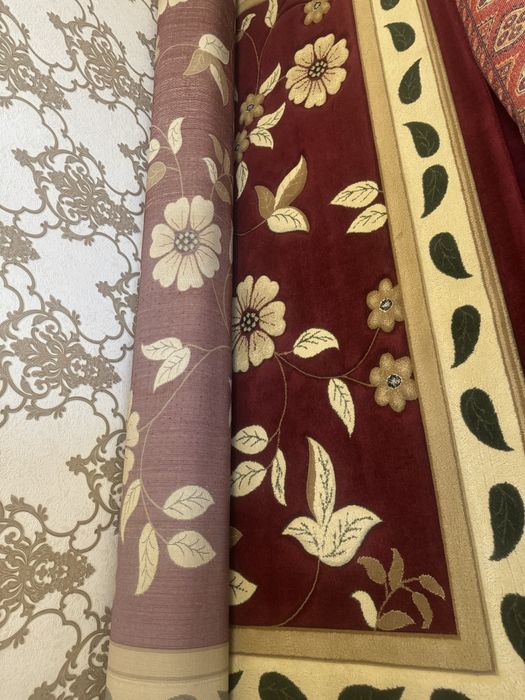 Ковры импортные несколько штук.