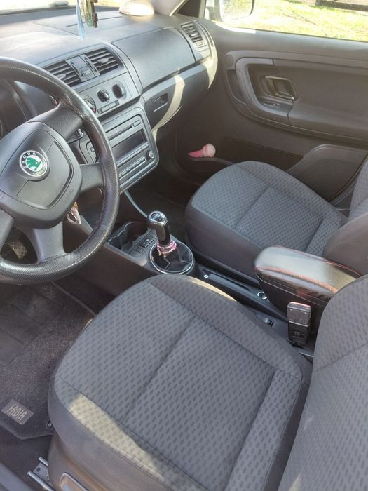 Vând Skoda fabia