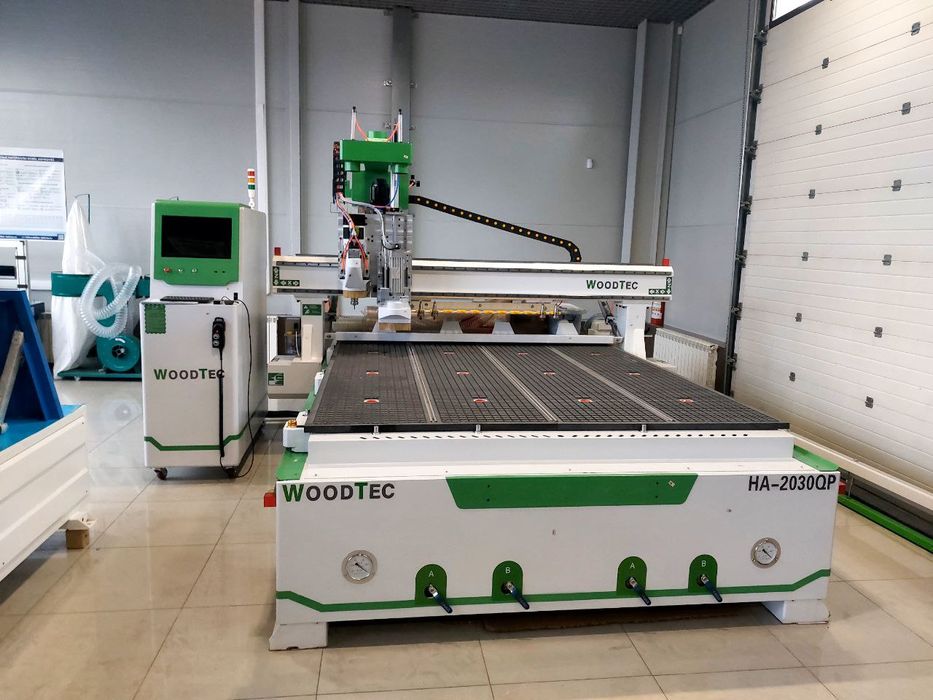 Фрезерно-гравировальный станок с ЧПУ WoodTec HA 2030 QP