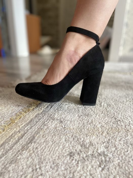 Женские вечерние туфли