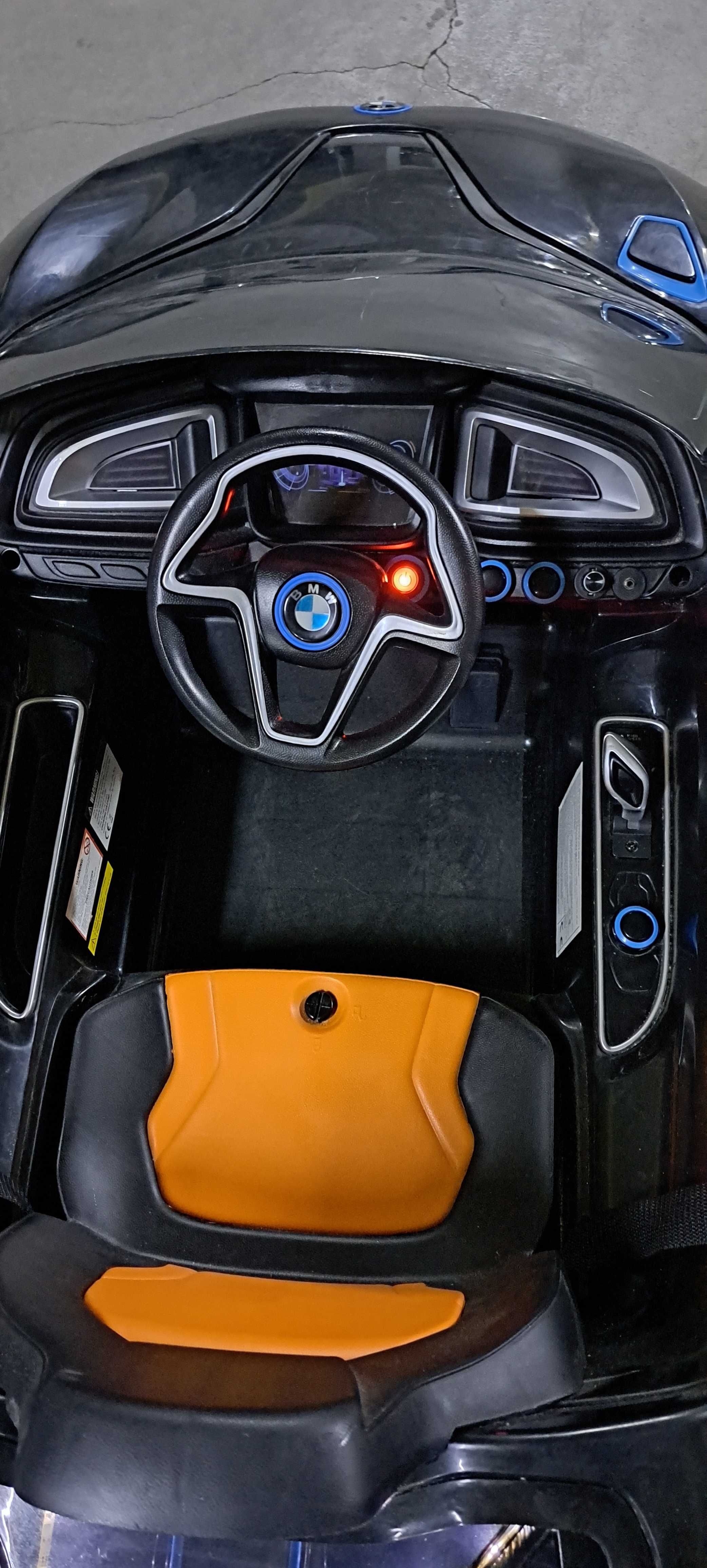 Masinuta electrica pentru copii BMW