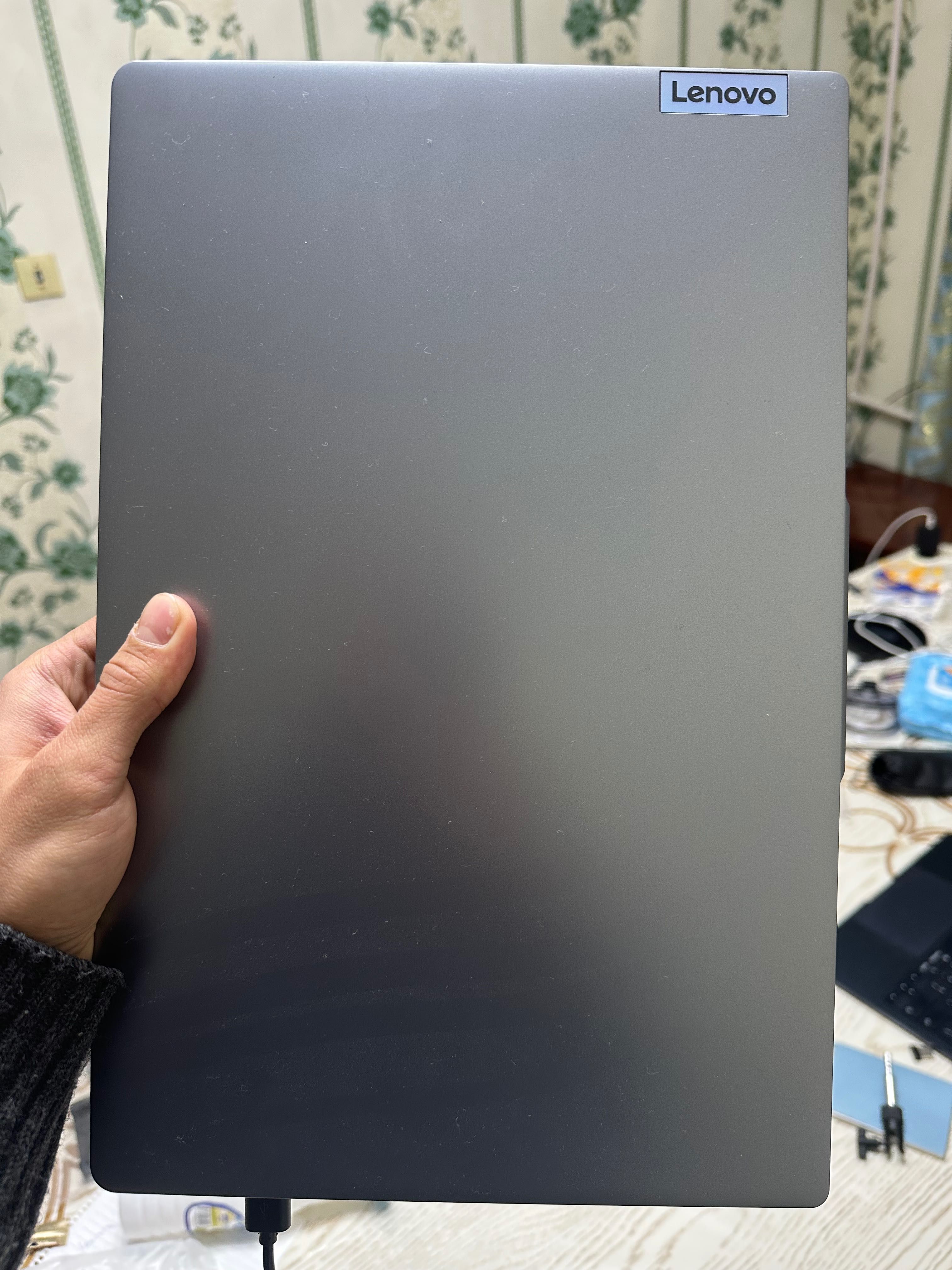Lenova noutbuk Ideapad slim 3 core i-512450H 16/512