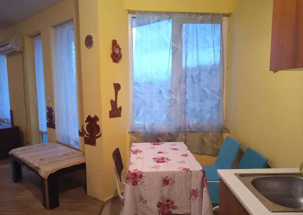 Дава се под наем Двустаен апартамент в Бургас, Меден рудник - зона А - 56 кв.м за 114.75 € - Снимка #2