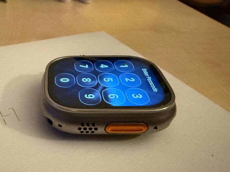 Apple Watch Ultra 49 mm Titanium Cellular