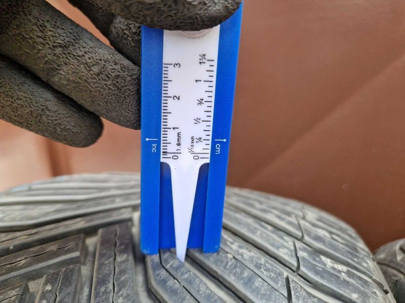 2 Michelin R19 255/40
всесезонни гуми 
DOT3621