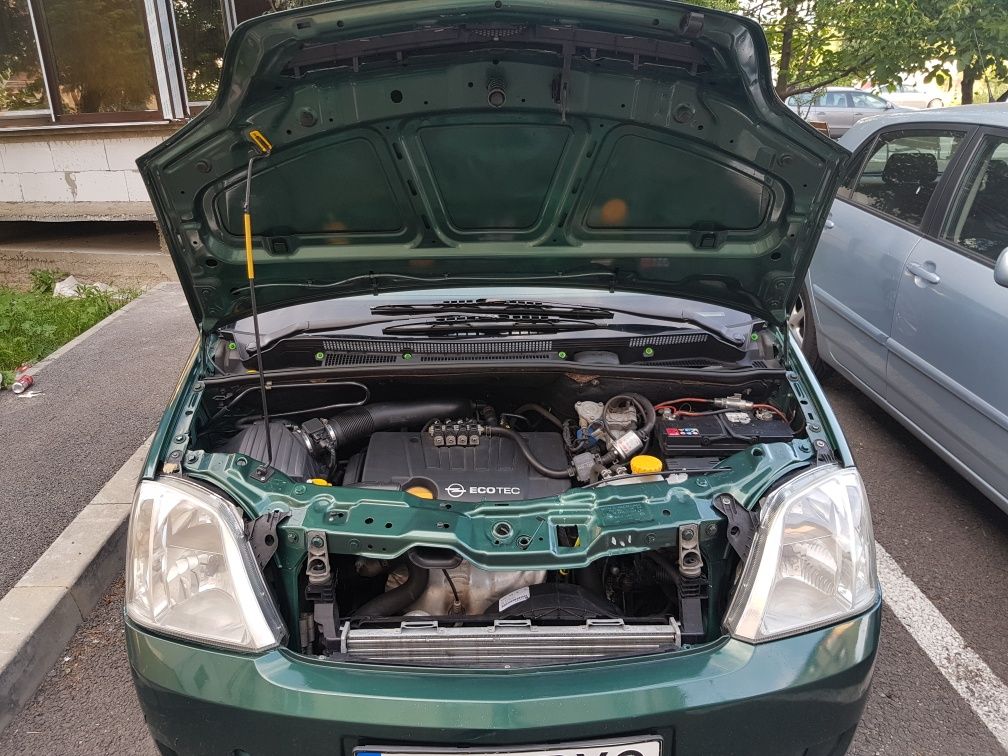 Vând dezmembrez Opel Meriva 1.8 16v